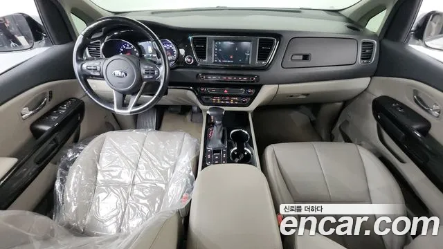Kia Carnival 2019 thumb 6