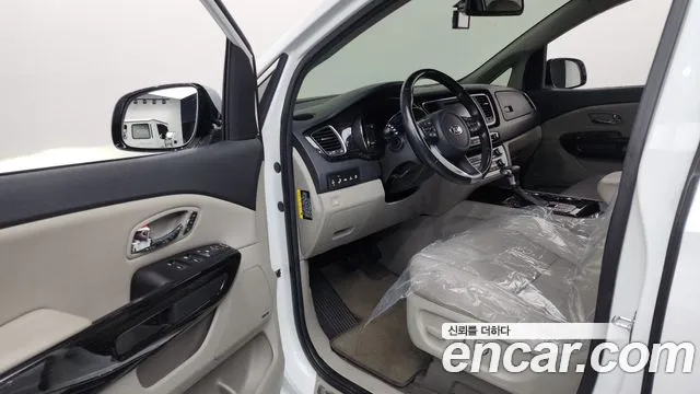 Kia Carnival 2019 thumb 9