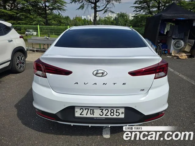 Hyundai Avante 2018 thumb 4
