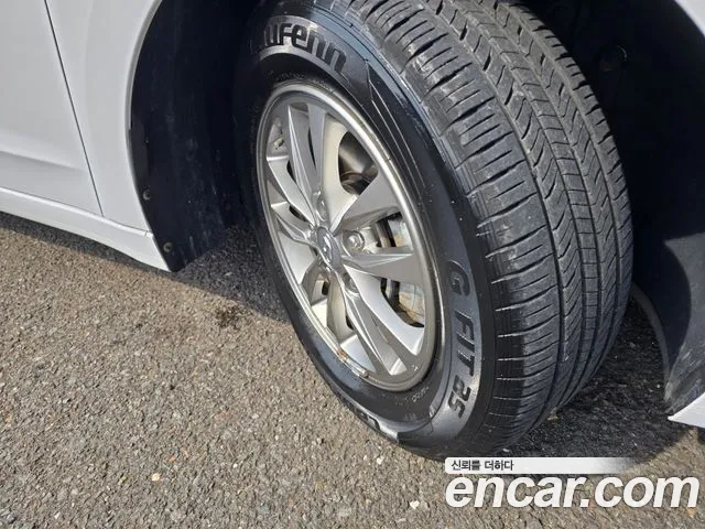 Hyundai Avante 2018 thumb 5