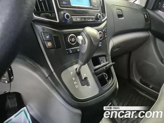 Hyundai Starex 2017 thumb 9
