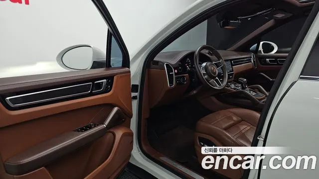 Porsche Cayenne 2020 thumb 10