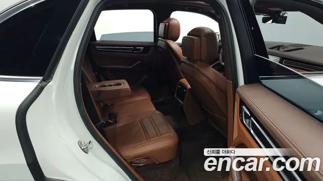Porsche Cayenne 2020 thumb 11