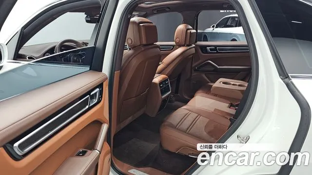 Porsche Cayenne 2020 thumb 12