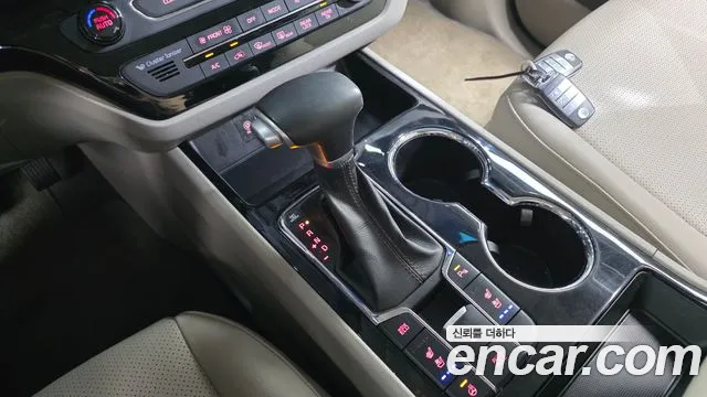 Kia Carnival 2019 thumb 9