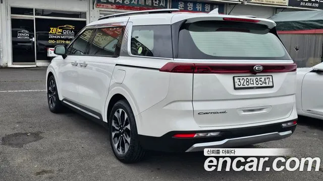 Kia Carnival 2021 thumb 4