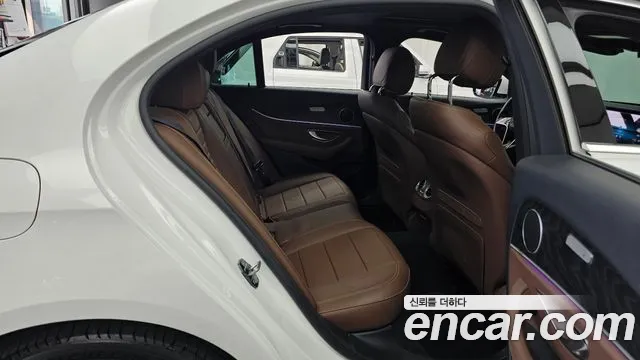 Mercedes-Benz E-Класс 2022 thumb 11
