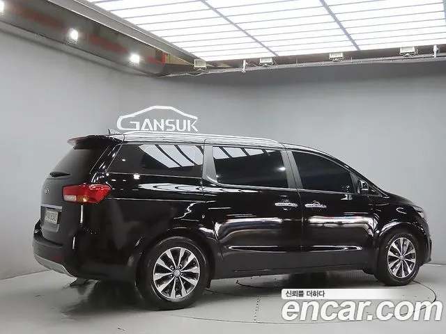 Kia Carnival 2018 thumb 4