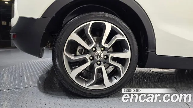 KG_Mobility_Ssangyong TIBOLI 2016 thumb 5