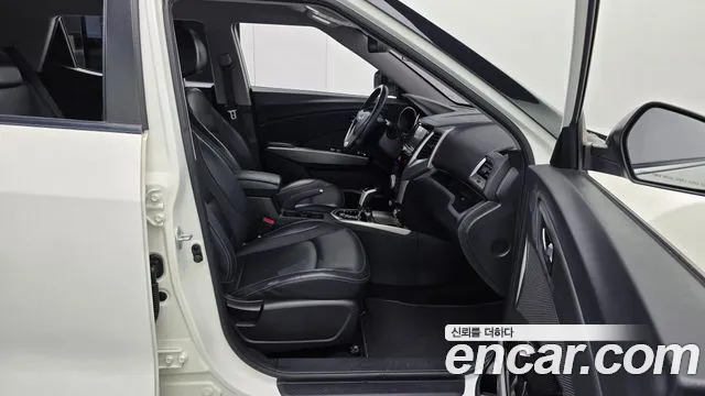 KG_Mobility_Ssangyong TIBOLI 2016 thumb 11