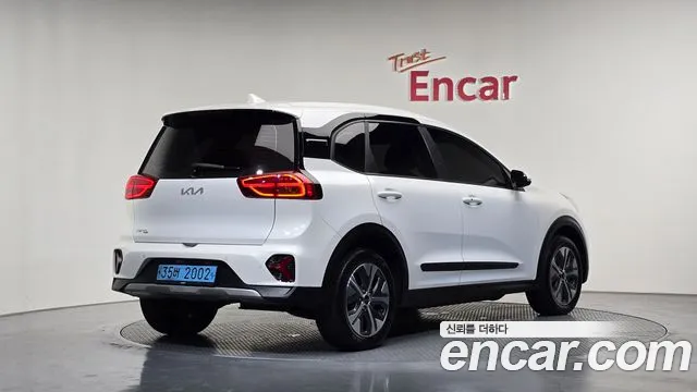 Kia Niro 2022 thumb 2