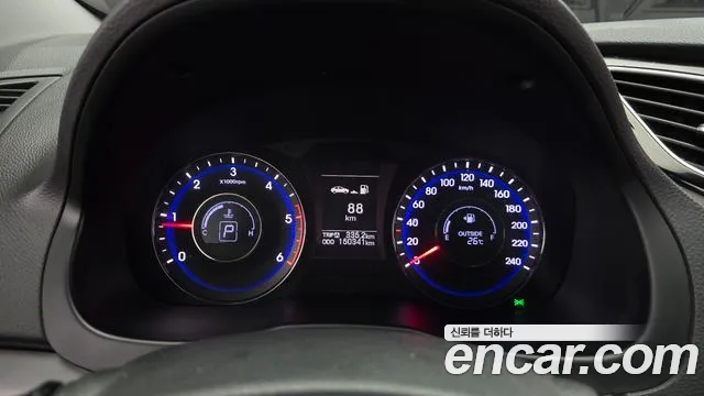 Hyundai i40 2013 thumb 7
