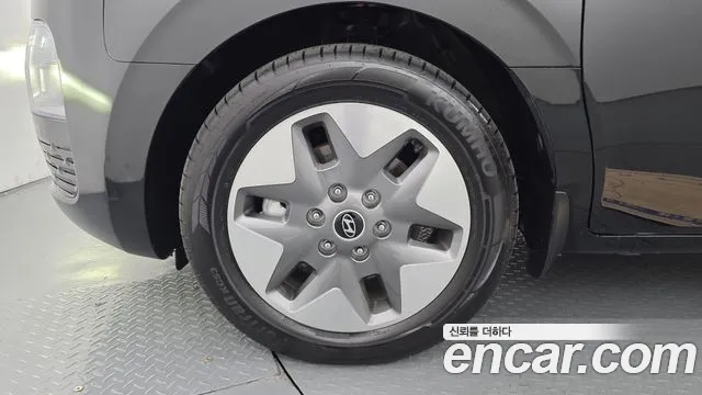 Hyundai Staria 2025 thumb 5