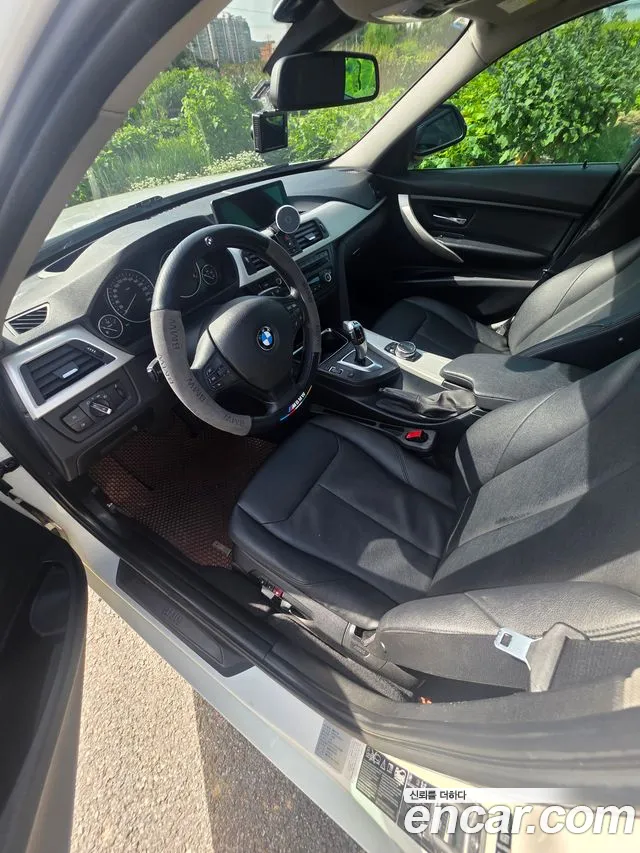 BMW 3-Series 2014 thumb 5