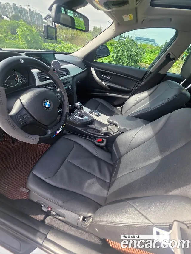 BMW 3-Series 2014 thumb 8