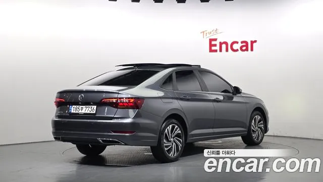 Volkswagen Jetta 2020 thumb 2