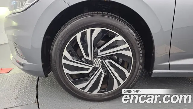 Volkswagen Jetta 2020 thumb 5