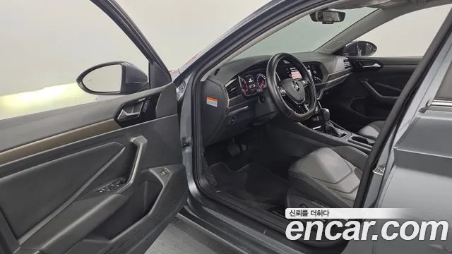 Volkswagen Jetta 2020 thumb 10