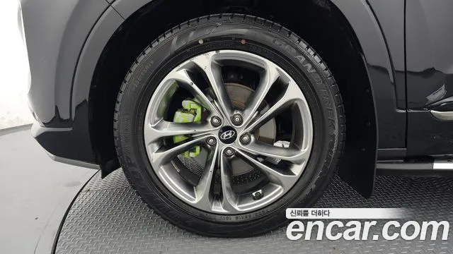 Hyundai Santa Fe 2019 thumb 4