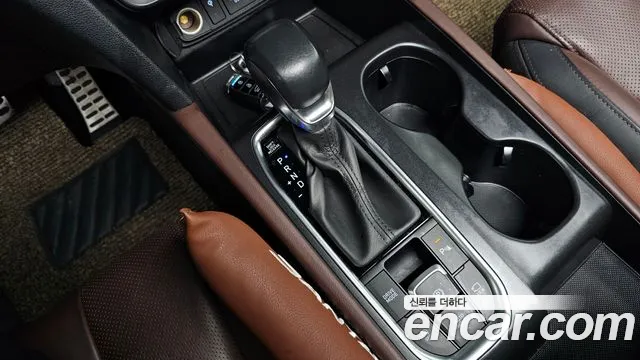 Hyundai Santa Fe 2019 thumb 8