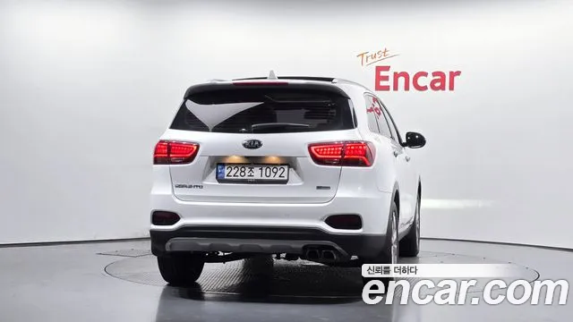 Kia Sorento 2017 thumb 4