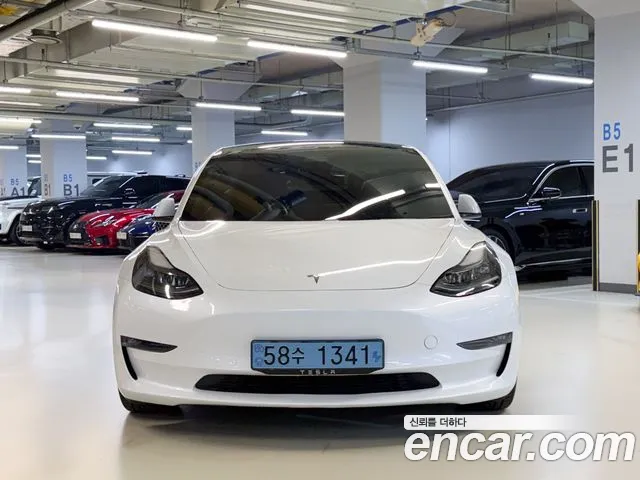 Tesla Model 3 2021 thumb 2