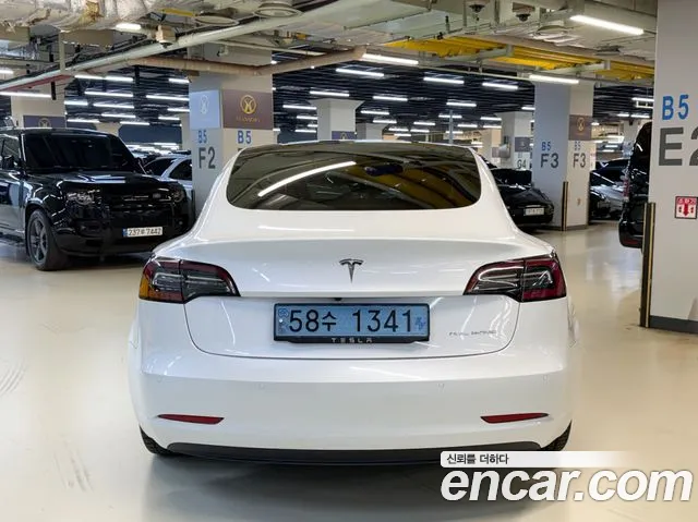 Tesla Model 3 2021 thumb 3