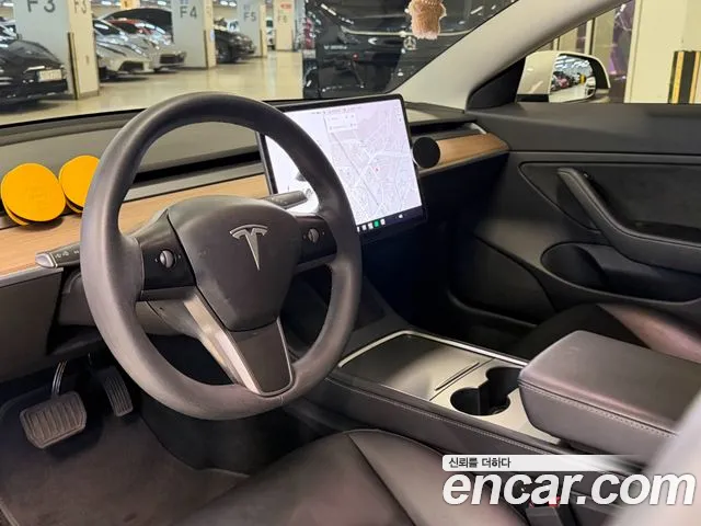 Tesla Model 3 2021 thumb 5