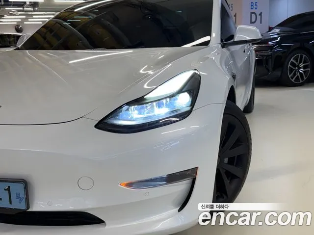 Tesla Model 3 2021 thumb 9