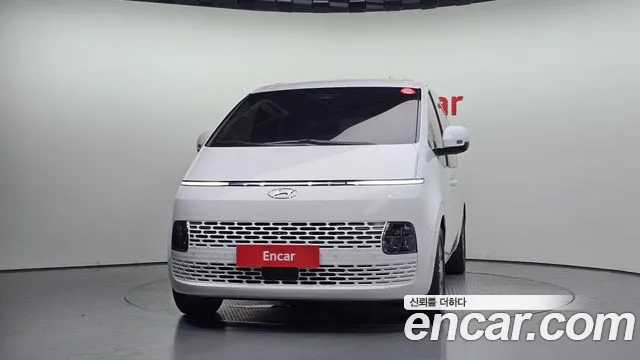 Hyundai Staria 2024 thumb 3