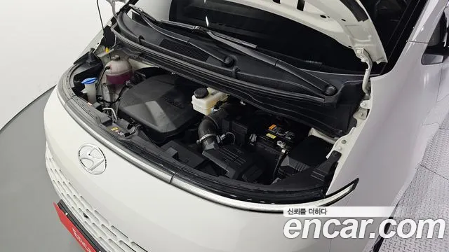 Hyundai Staria 2024 thumb 6