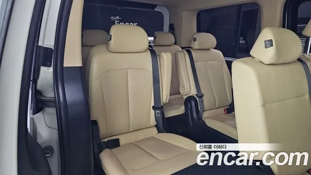 Hyundai Staria 2024 thumb 11