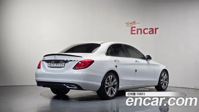 Mercedes-Benz C-Класс 2017 thumb 2