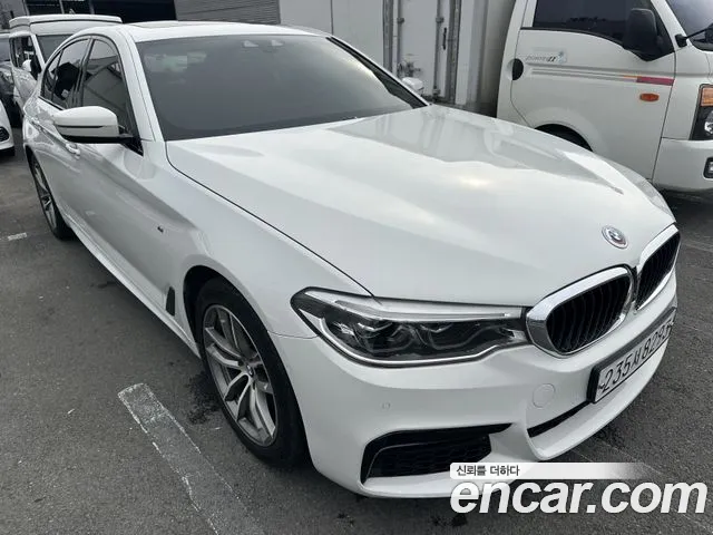 BMW 5-Series 2017 thumb 3