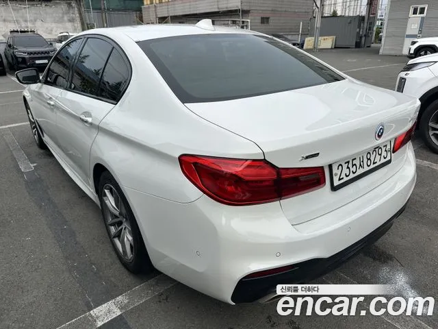 BMW 5-Series 2017 thumb 5