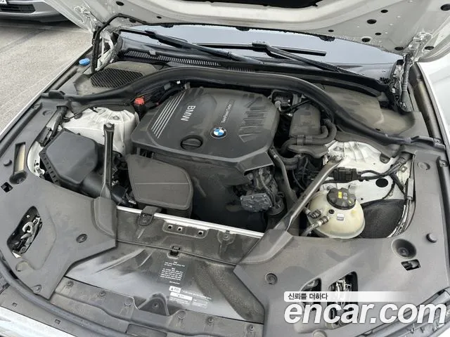BMW 5-Series 2017 thumb 7
