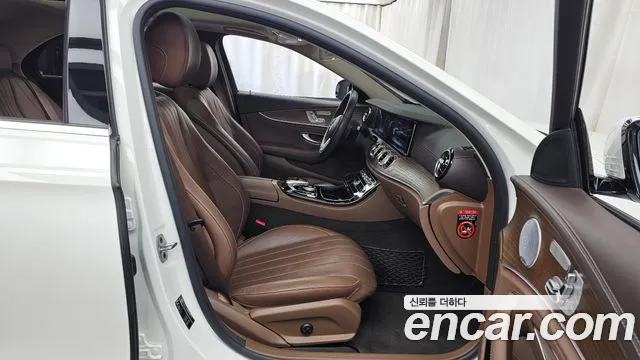 Mercedes-Benz E-Класс 2019 thumb 11