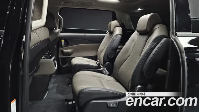 Kia Carnival 2024 thumb 11