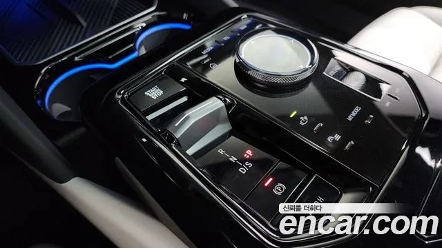 BMW 5-Series 2025 thumb 9