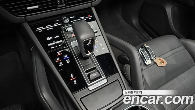 Porsche Cayenne 2019 thumb 9