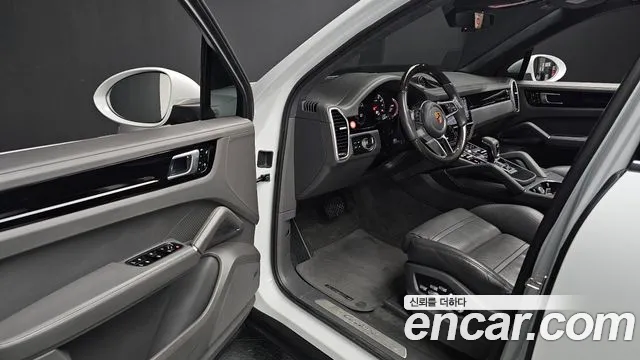 Porsche Cayenne 2019 thumb 11