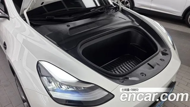 Tesla Model Y 2021 thumb 6