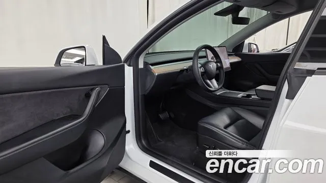 Tesla Model Y 2021 thumb 10