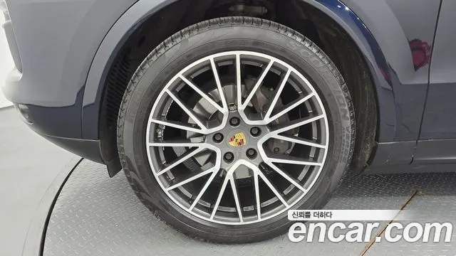 Porsche Cayenne 2021 thumb 5