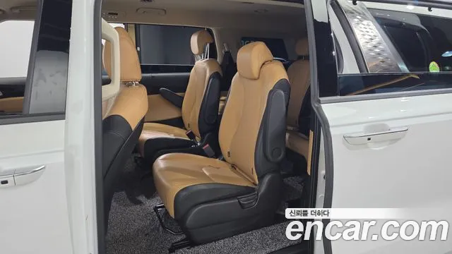 Kia Carnival 2022 thumb 11