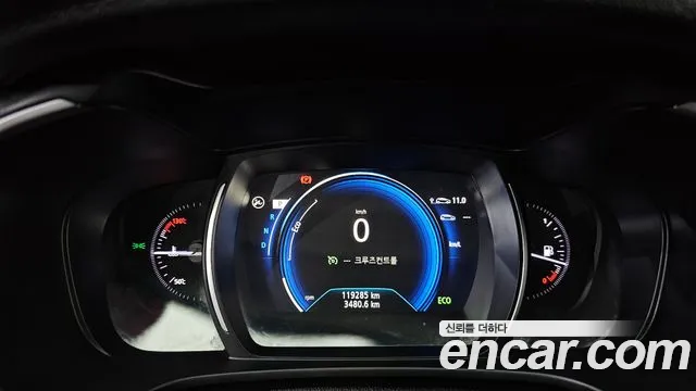 Renault-KoreaSamsung Koleos 2018 thumb 8