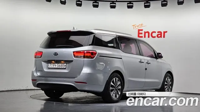 Kia Carnival 2014 thumb 2