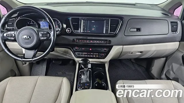 Kia Carnival 2014 thumb 7