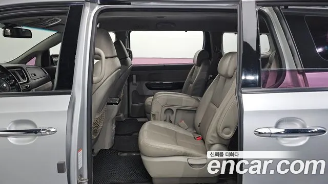 Kia Carnival 2014 thumb 12