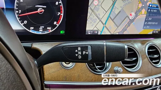 Mercedes-Benz E-Класс 2017 thumb 8